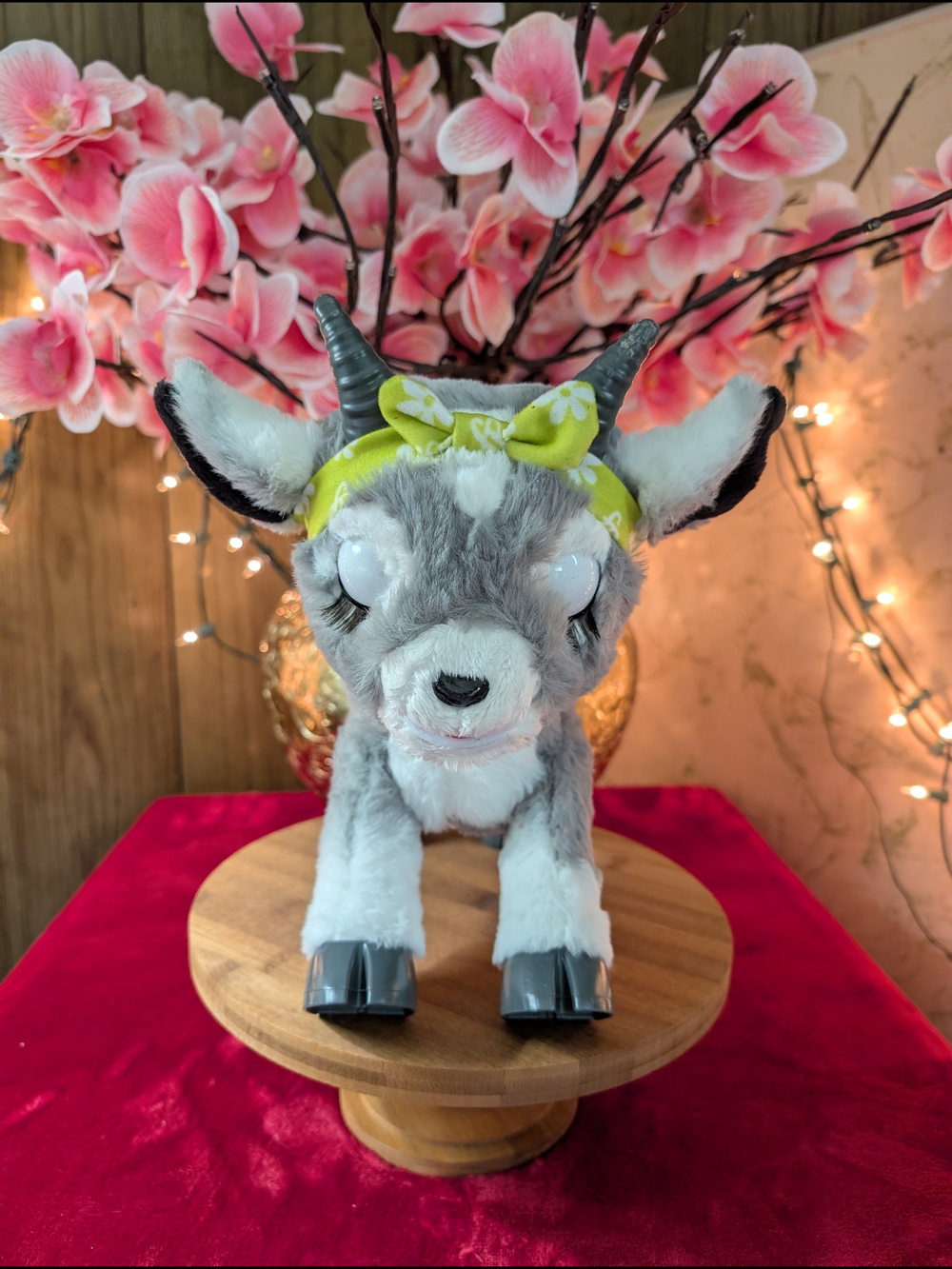 FurReal Friends Daisy the Yoga Goat Real Fur, Functional